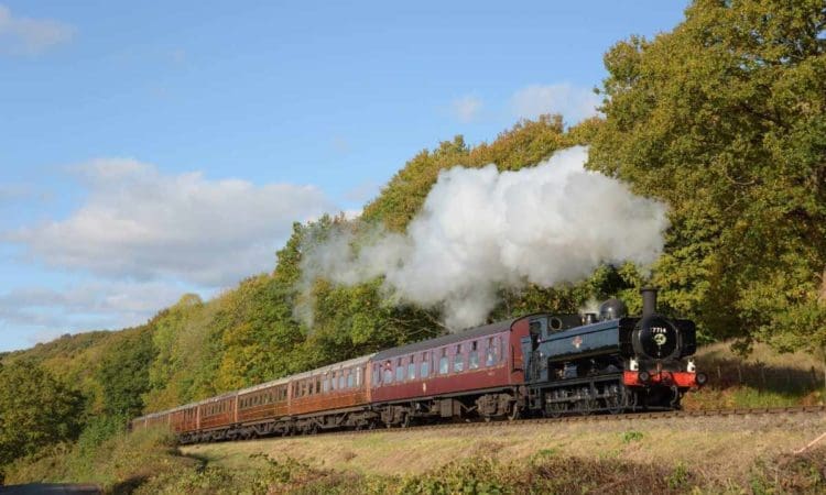 Ian Murray 7714 approaches Orchard Crossing with a Kidderminster bound service on 27 Oct 2019