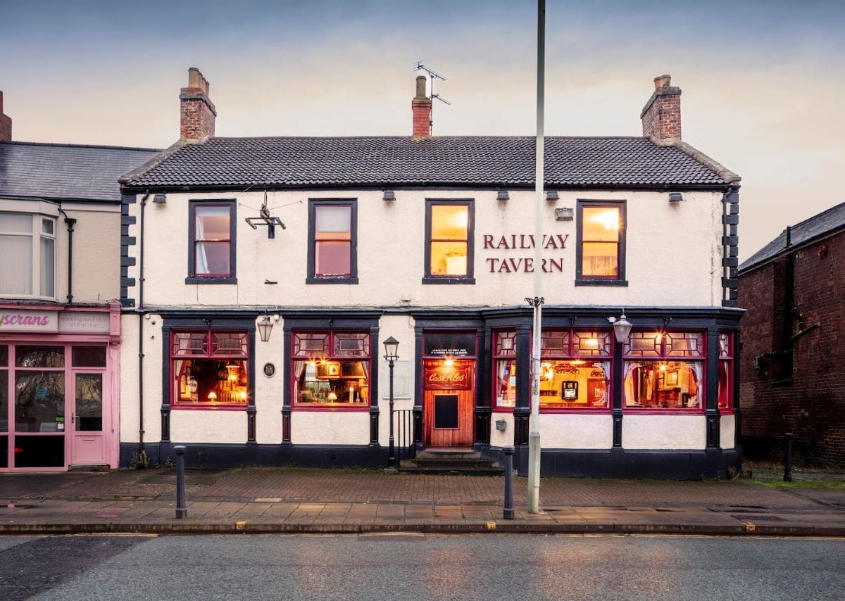 Britain's historic railway station pubs preserve architectural heritage Britain's historic railway station pubs preserve architectural heritage